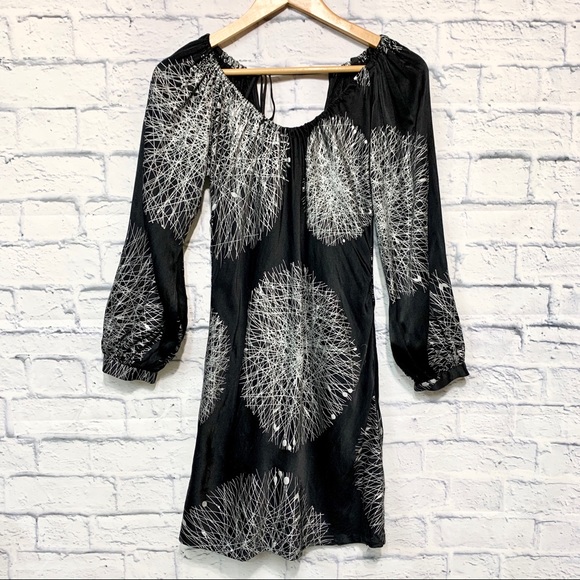 Poleci Dresses & Skirts - Poleci Black Abstract Print Long Sleeve Dress